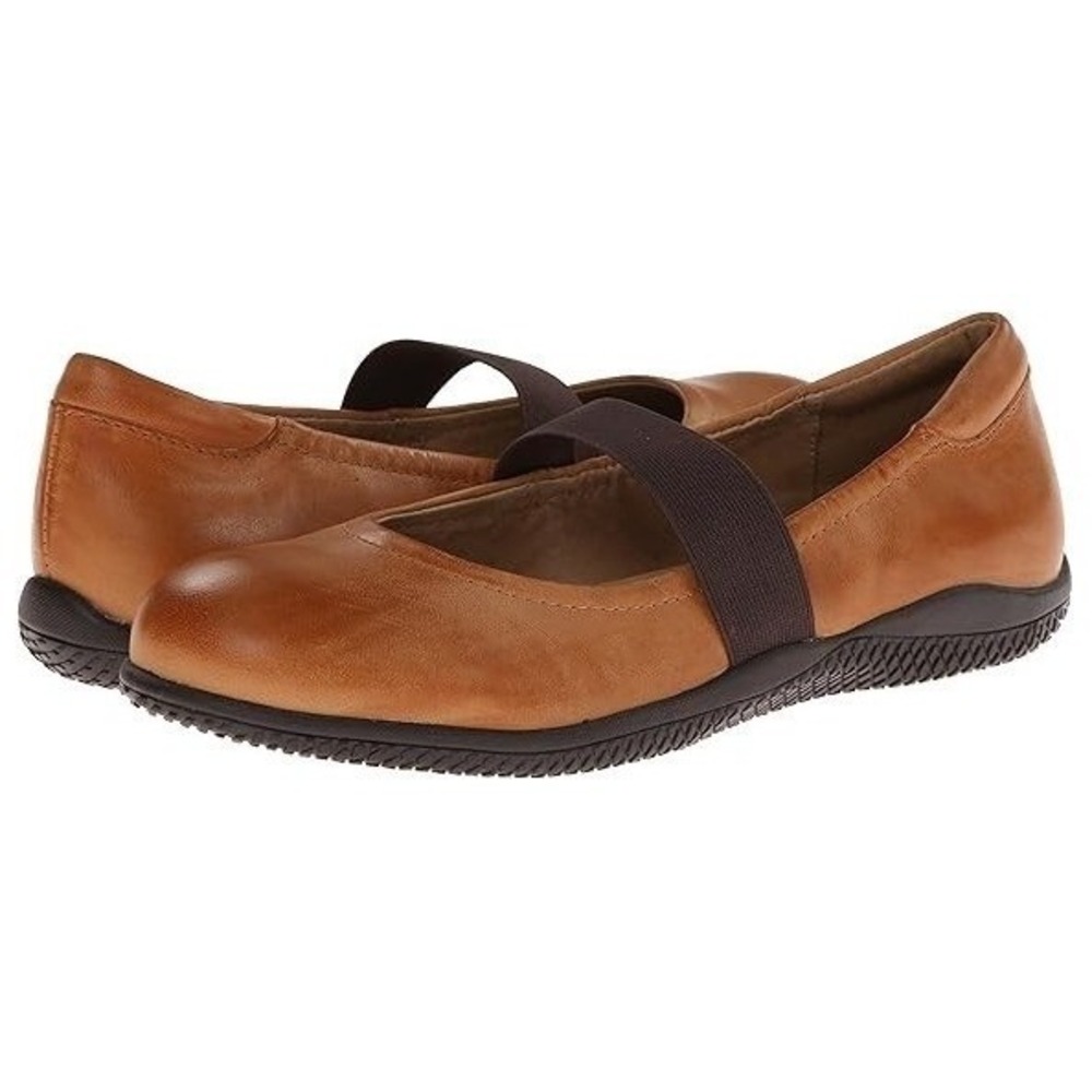 Softwalk Women's Size 7.5 Narrow High Point Mary Jane Flats Cognac S1466-206